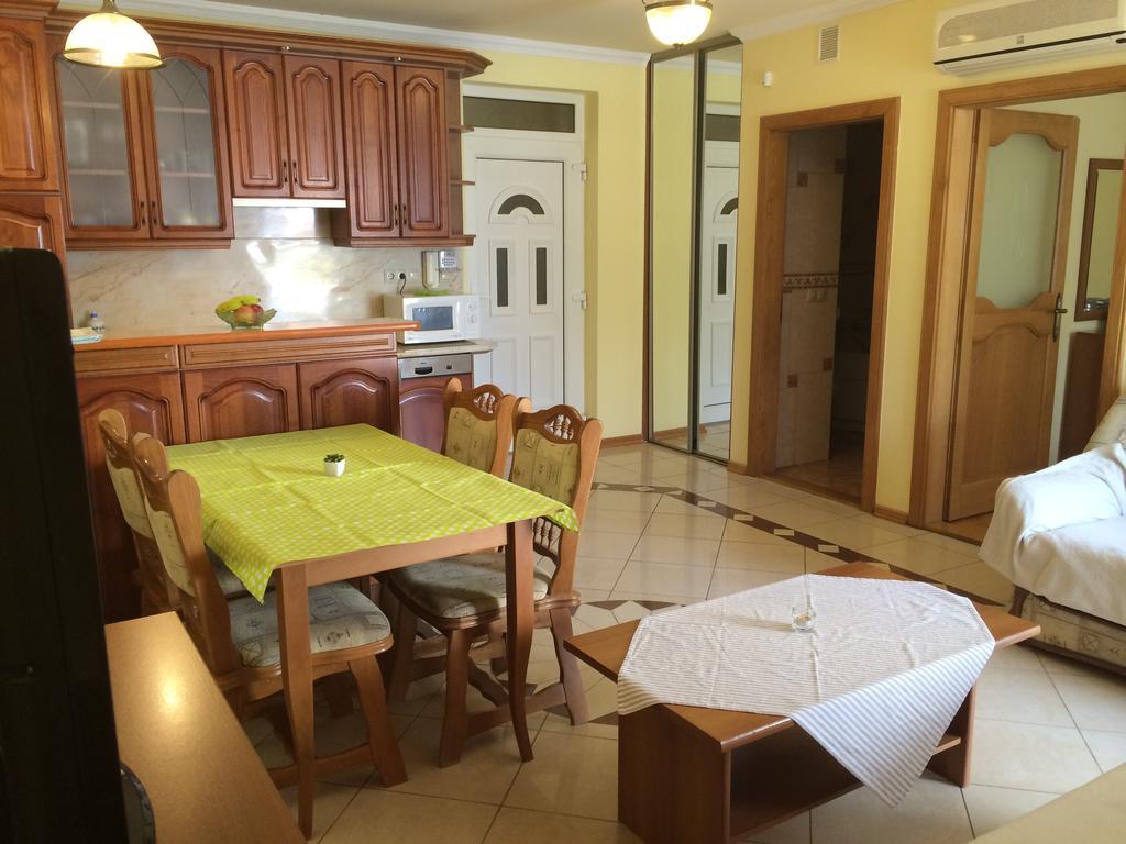 Club Unicum Apartment Heviz Bagian luar foto