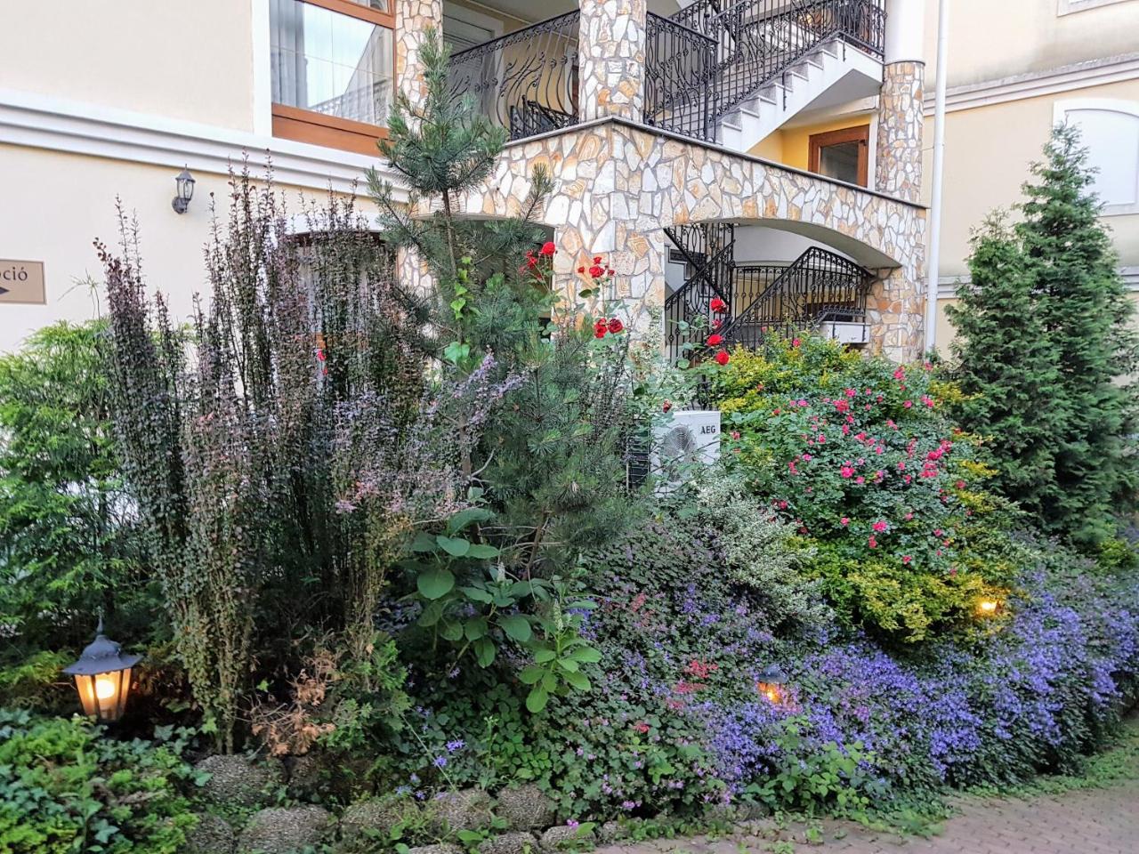 Club Unicum Apartment Heviz Bagian luar foto